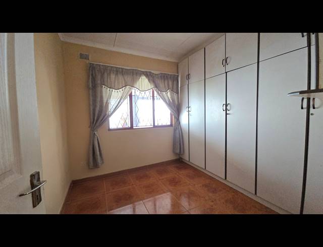 5 BEDROOM HOUSE FOR SALE IN SHALLCROSS